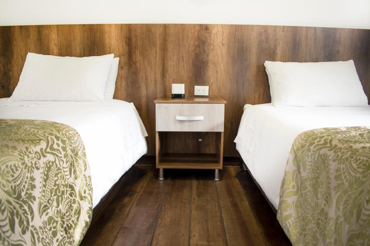 Hotel Hacienda Santa Clara ซานตาโรซา เดกาบัล ภายนอก รูปภาพ