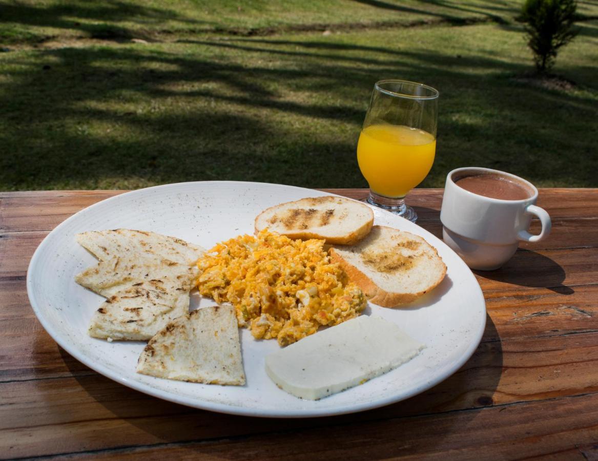 Hotel Hacienda Santa Clara ซานตาโรซา เดกาบัล ภายนอก รูปภาพ